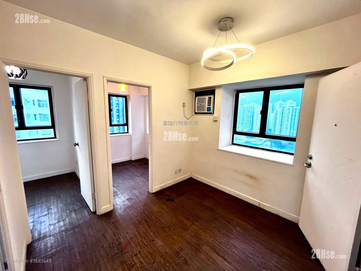 Shun King Court Sell 2 Bedrooms , 1 Bathroom 258 ft²