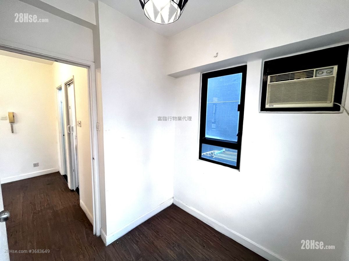 Shun King Court Sell 2 Bedrooms , 1 Bathroom 258 ft²