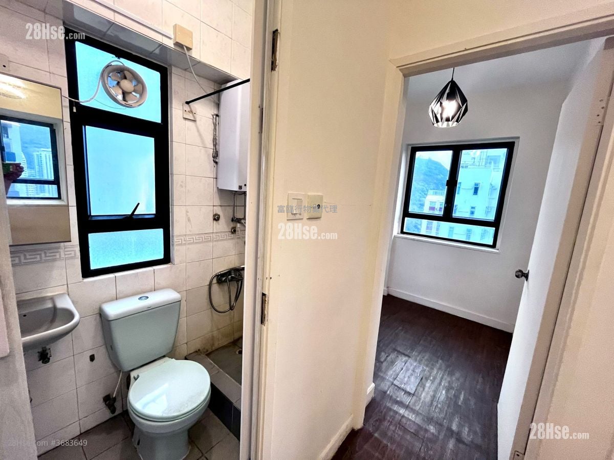 Shun King Court Sell 2 Bedrooms , 1 Bathroom 258 ft²