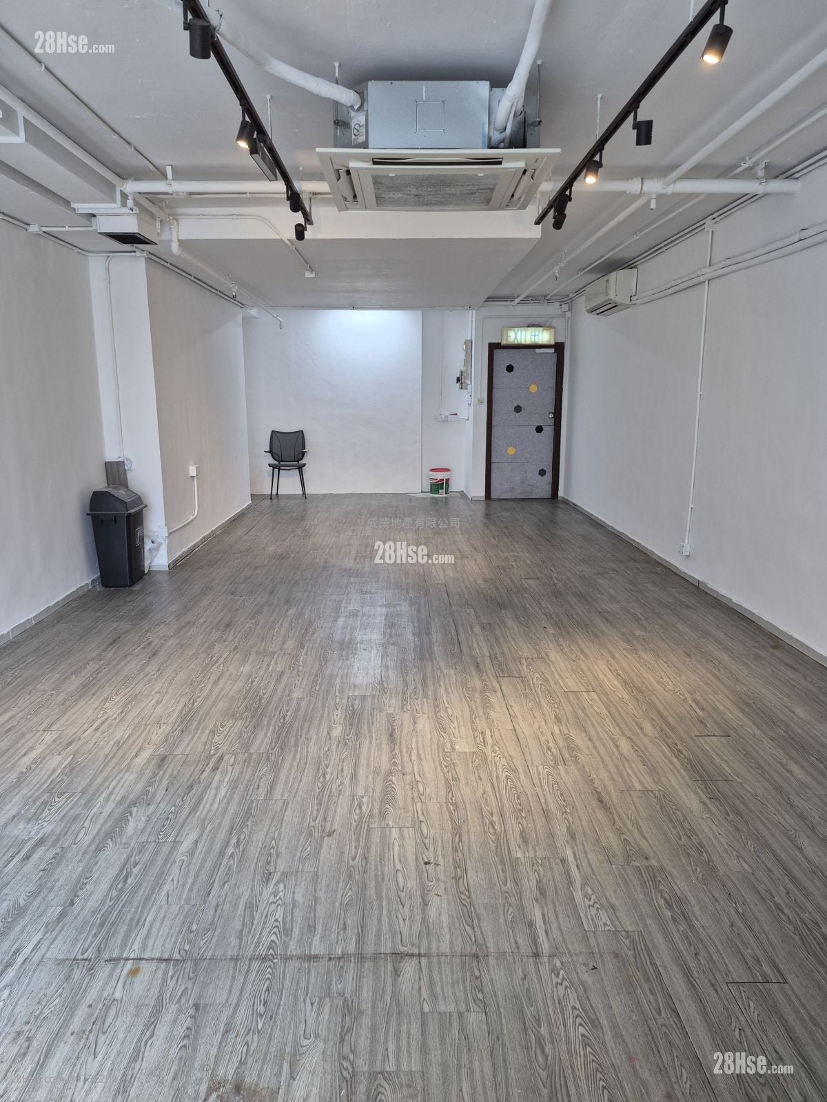 Max Trade Centre Rental