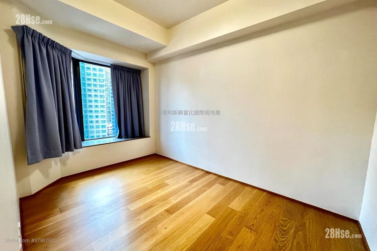 Alassio Rental 2 Bedrooms , 2 Bathrooms 1,010 ft²