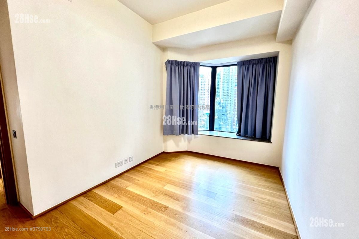 Alassio Rental 2 Bedrooms , 2 Bathrooms 1,010 ft²