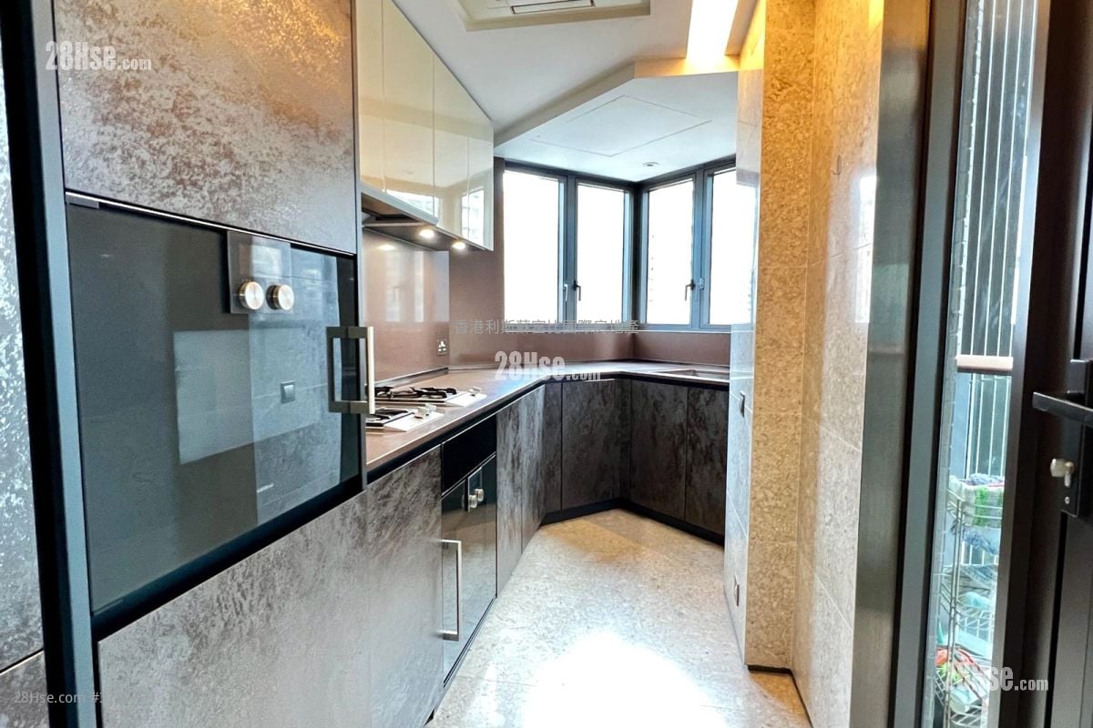 Alassio Rental 2 Bedrooms , 2 Bathrooms 1,010 ft²