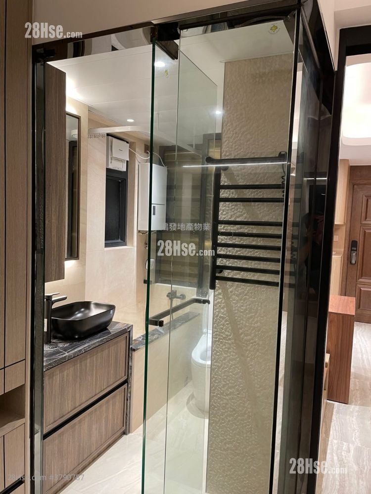 Mayfair Gardens Sell 2 Bedrooms , 1 Bathroom 360 ft²