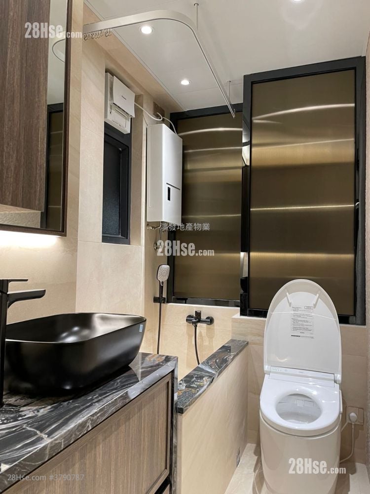 Mayfair Gardens Sell 2 Bedrooms , 1 Bathroom 360 ft²