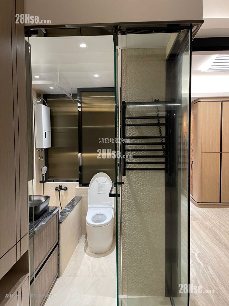 Mayfair Gardens Sell 2 Bedrooms , 1 Bathroom 360 ft²