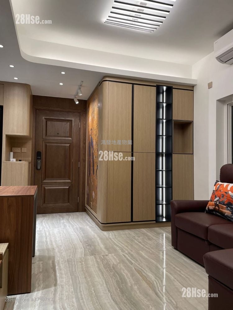 Mayfair Gardens Sell 2 Bedrooms , 1 Bathroom 360 ft²