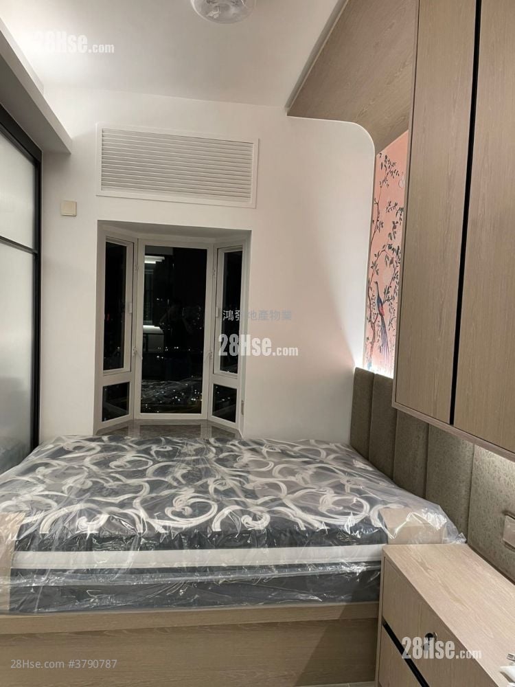 Mayfair Gardens Sell 2 Bedrooms , 1 Bathroom 360 ft²