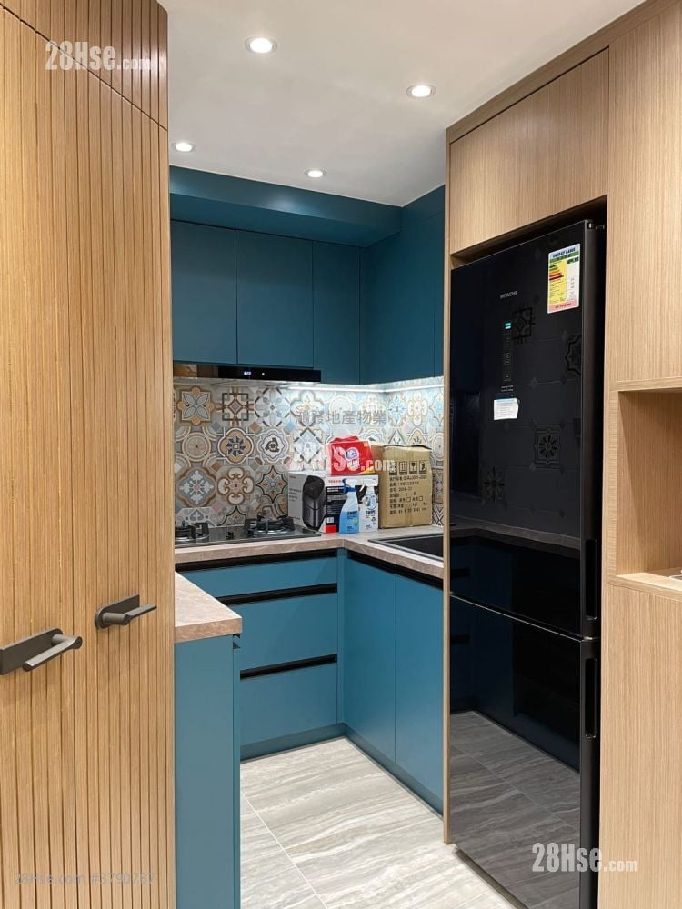 Mayfair Gardens Sell 2 Bedrooms , 1 Bathroom 360 ft²