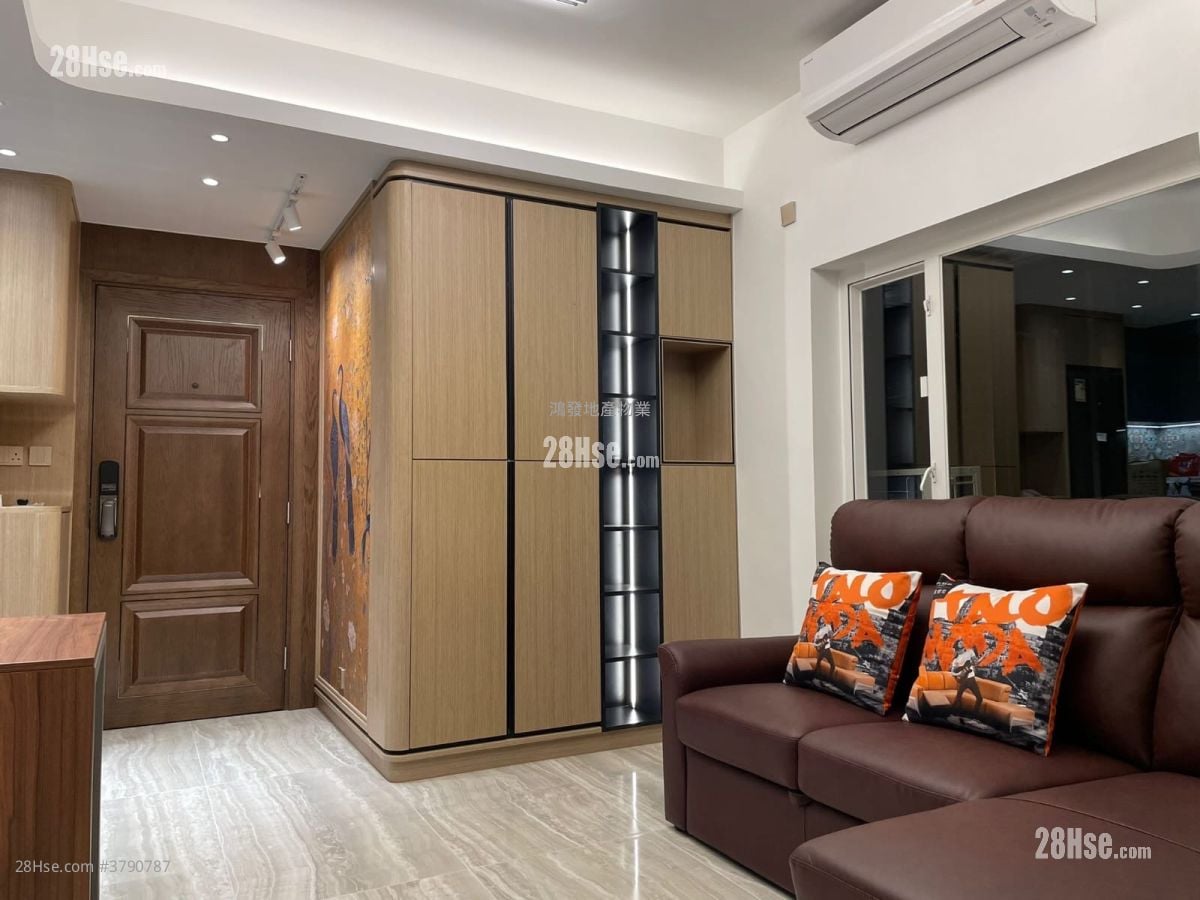 Mayfair Gardens Sell 2 Bedrooms , 1 Bathroom 360 ft²