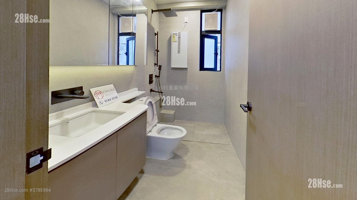 浴室: 日月大厦 租盘 3 房 , 2 浴室 985 平方尺