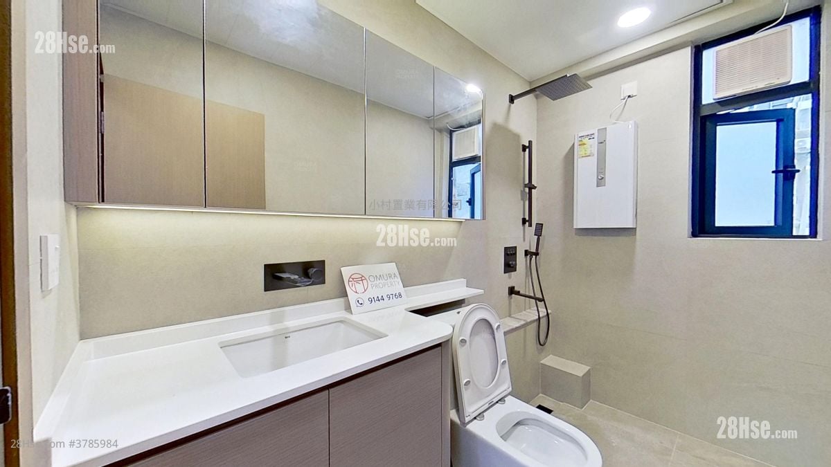 浴室: 日月大厦 租盘 3 房 , 2 浴室 985 平方尺