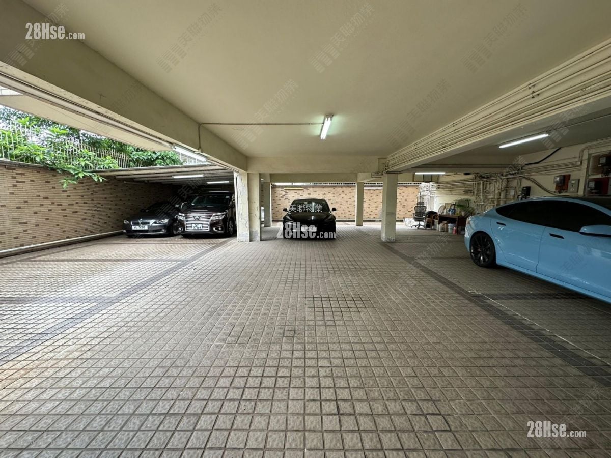 Jade Garden Sell 5+ Bedrooms , 4 Bathrooms 4,919 ft²