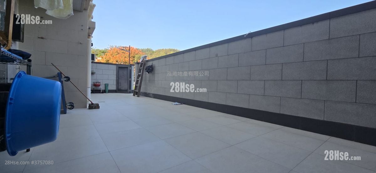 Village Sell 3 Bedrooms , 2 Bathrooms 700 ft²