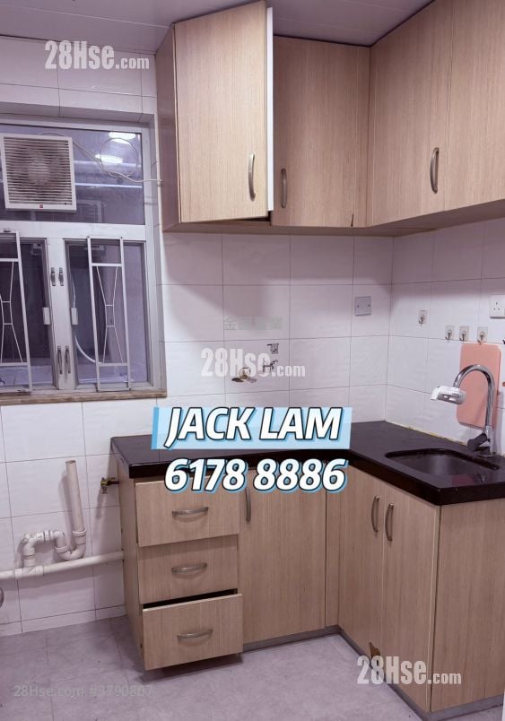 Man Ying Building Sell 3 Bedrooms , 1 Bathroom 665 ft²