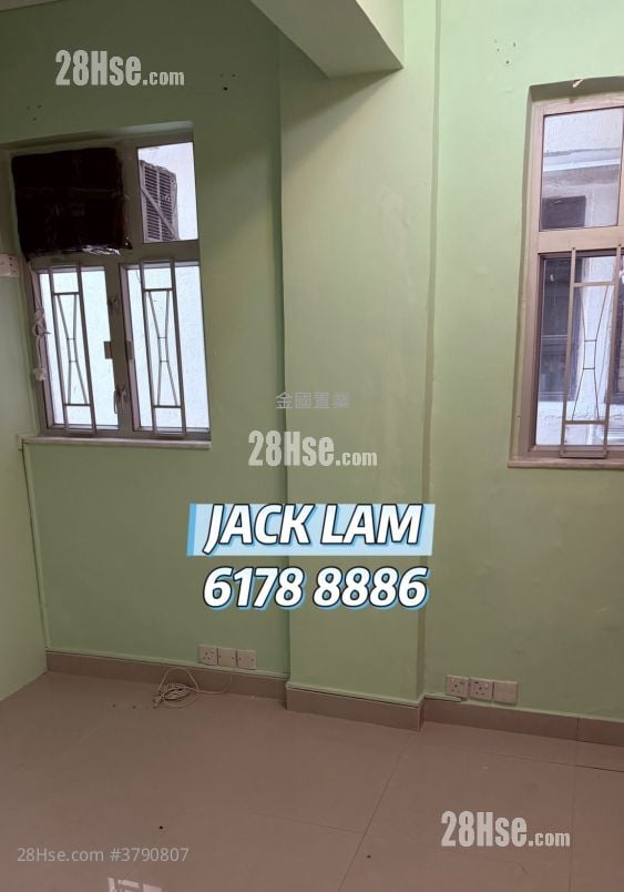 Man Ying Building Sell 3 Bedrooms , 1 Bathroom 665 ft²
