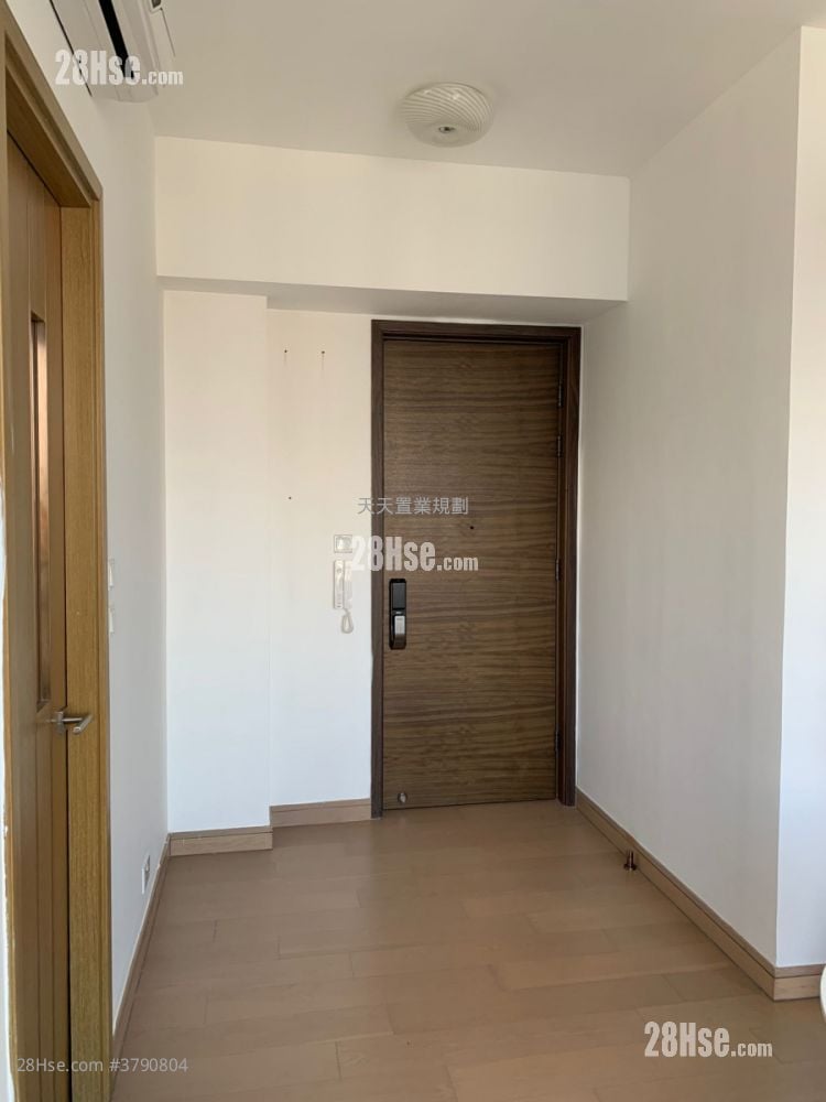 The Reach Sell 2 Bedrooms , 1 Bathroom 403 ft²