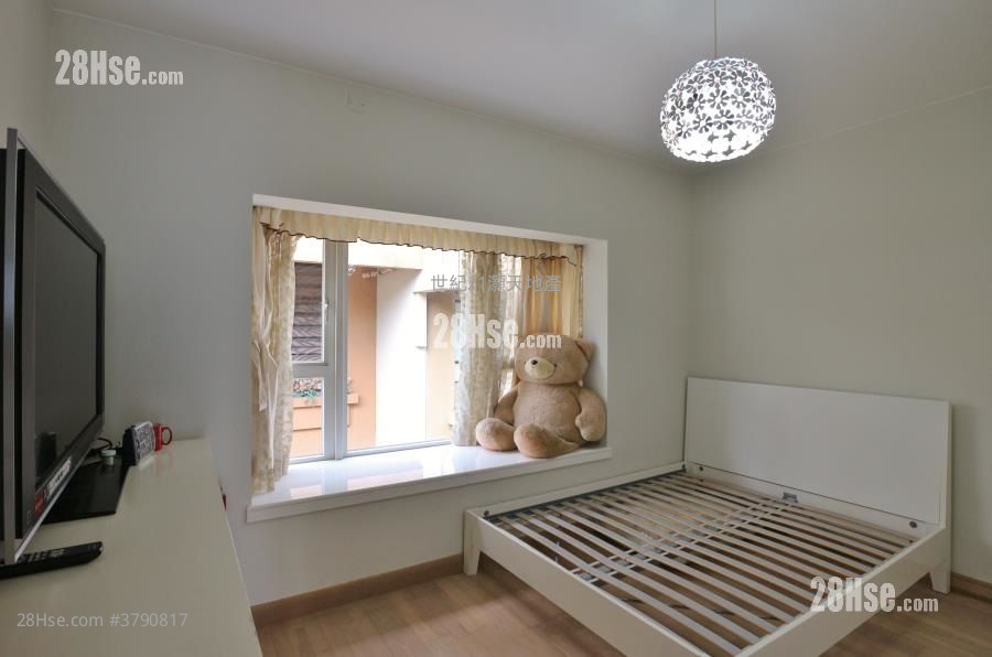 比华利山别墅 售盘 5+ 房 , 2 浴室 2,031 平方尺