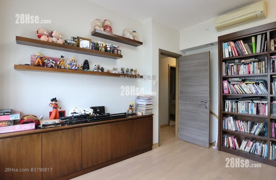 比华利山别墅 售盘 5+ 房 , 2 浴室 2,031 平方尺