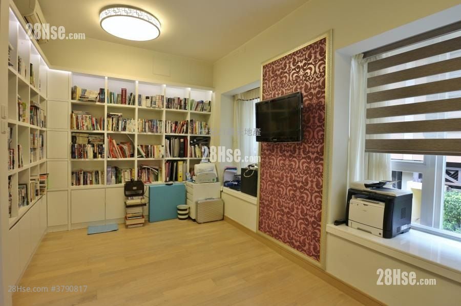 比华利山别墅 售盘 5+ 房 , 2 浴室 2,031 平方尺