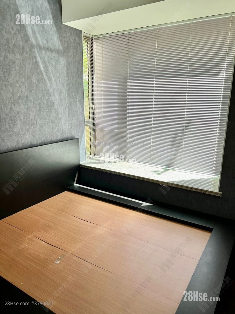 Mayfair By The Sea Rental 2 Bedrooms , 1 Bathroom 610 ft²