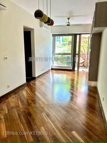 Mayfair By The Sea Rental 2 Bedrooms , 1 Bathroom 610 ft²