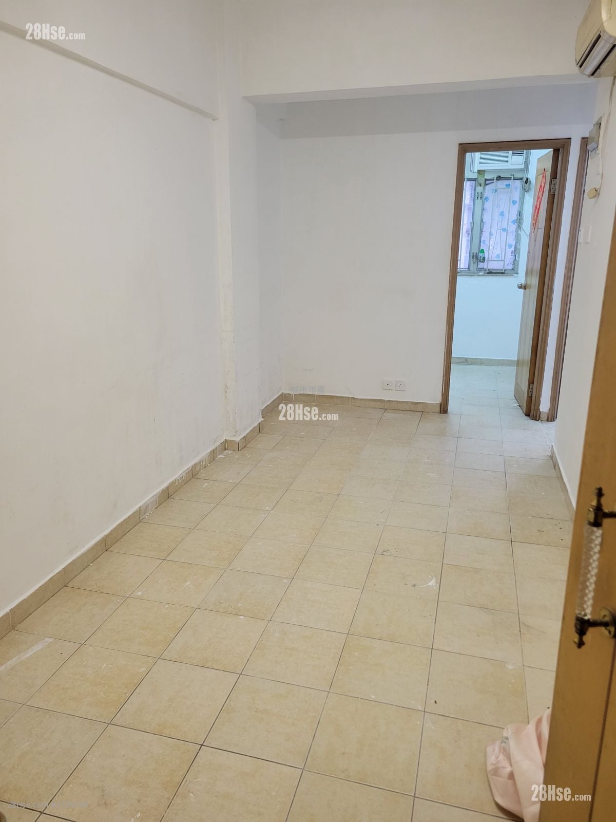 唐楼 租盘 2 房 , 1 浴室 280 平方尺