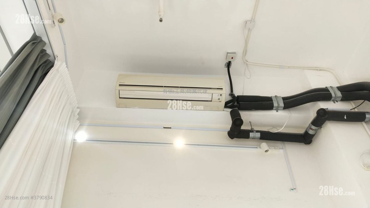 W668 Rental 1 Toilet