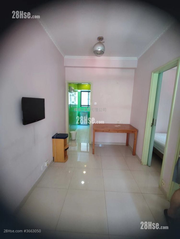Tak Yue Mansion Sell 2 Bedrooms , 1 Bathroom 315 ft²