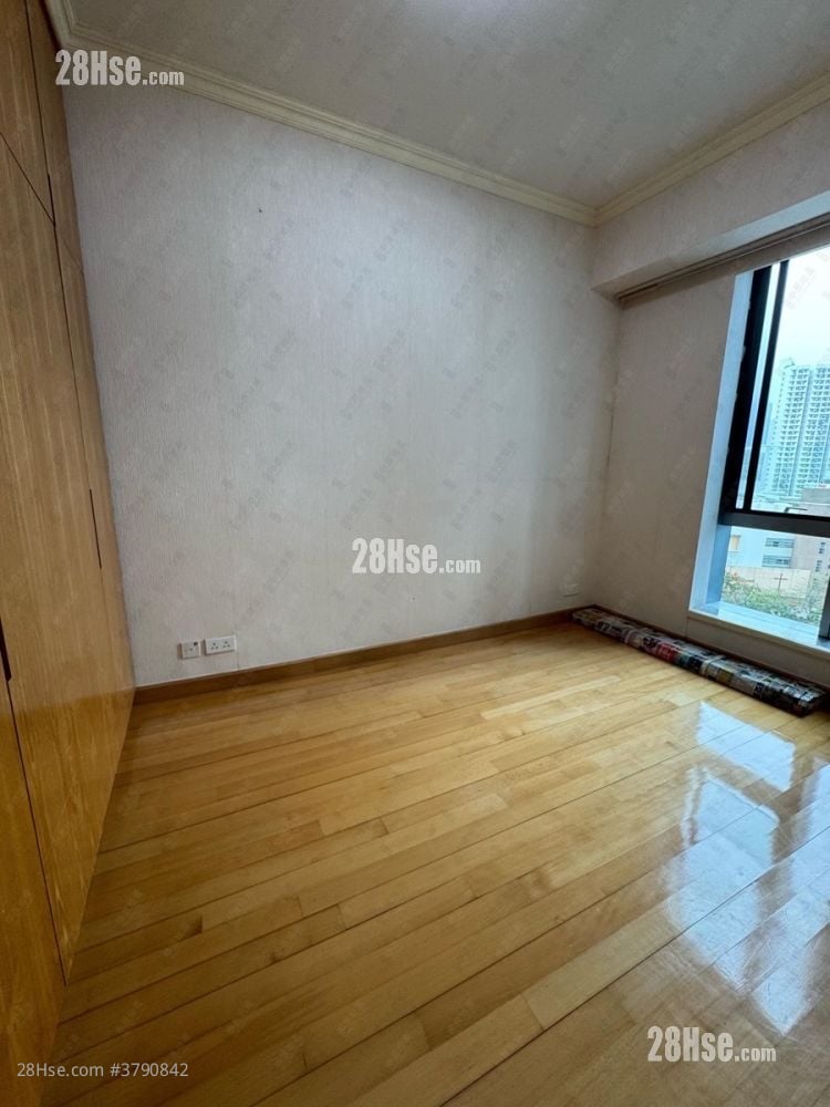 The Parkside Sell 3 Bedrooms 726 ft²