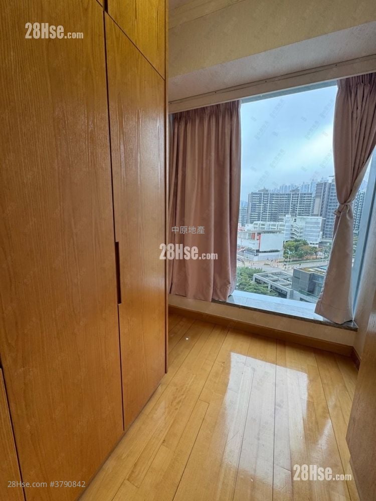 The Parkside Sell 3 Bedrooms 726 ft²