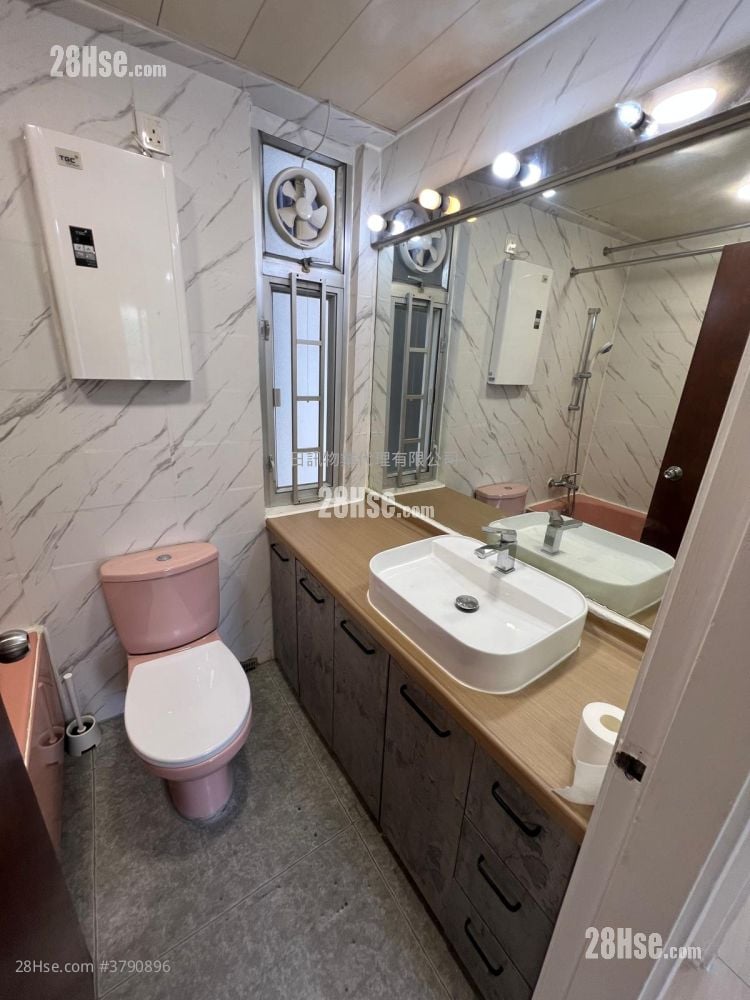 Riviera Gardens Rental 2 Bedrooms , 1 Bathroom 510 ft²