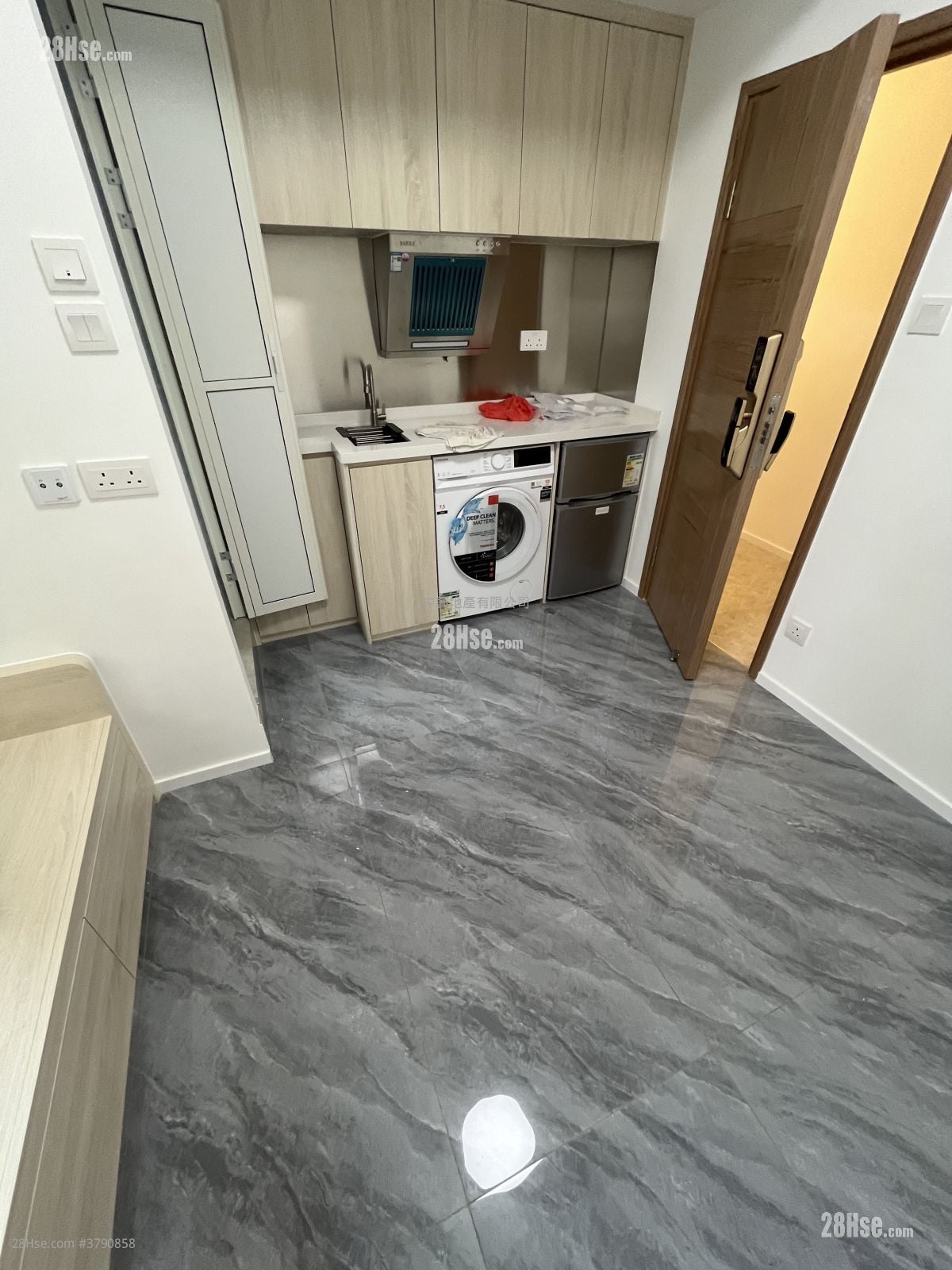 馀庆大厦 租盘 开放式间隔 , 1 浴室 180 平方尺