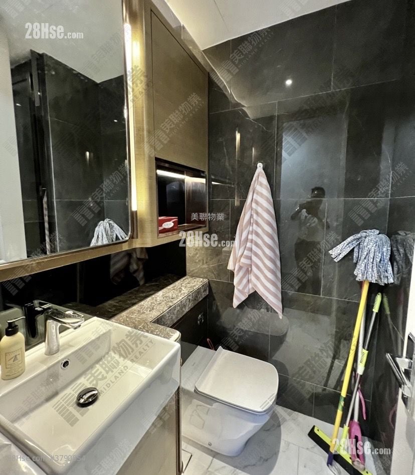 Eden Manor Rental 276 ft²