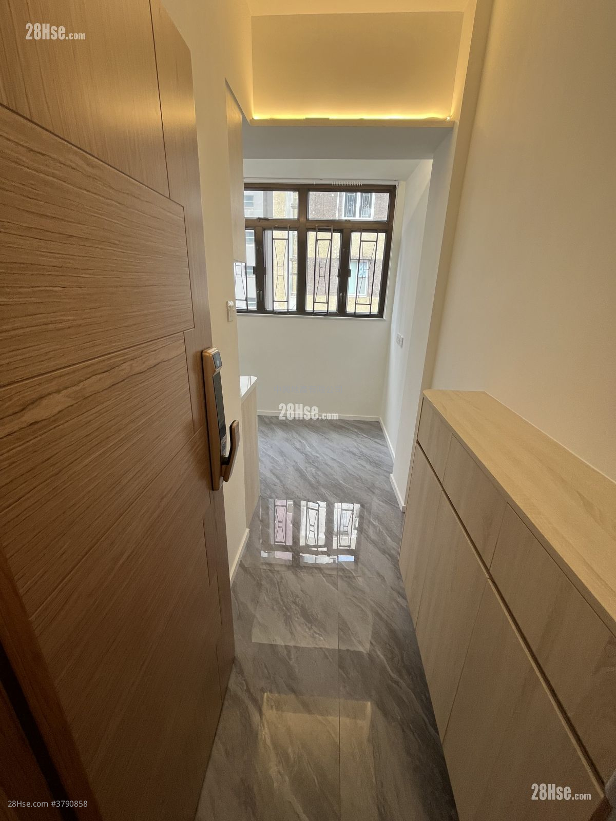 馀庆大厦 租盘 开放式间隔 , 1 浴室 180 平方尺