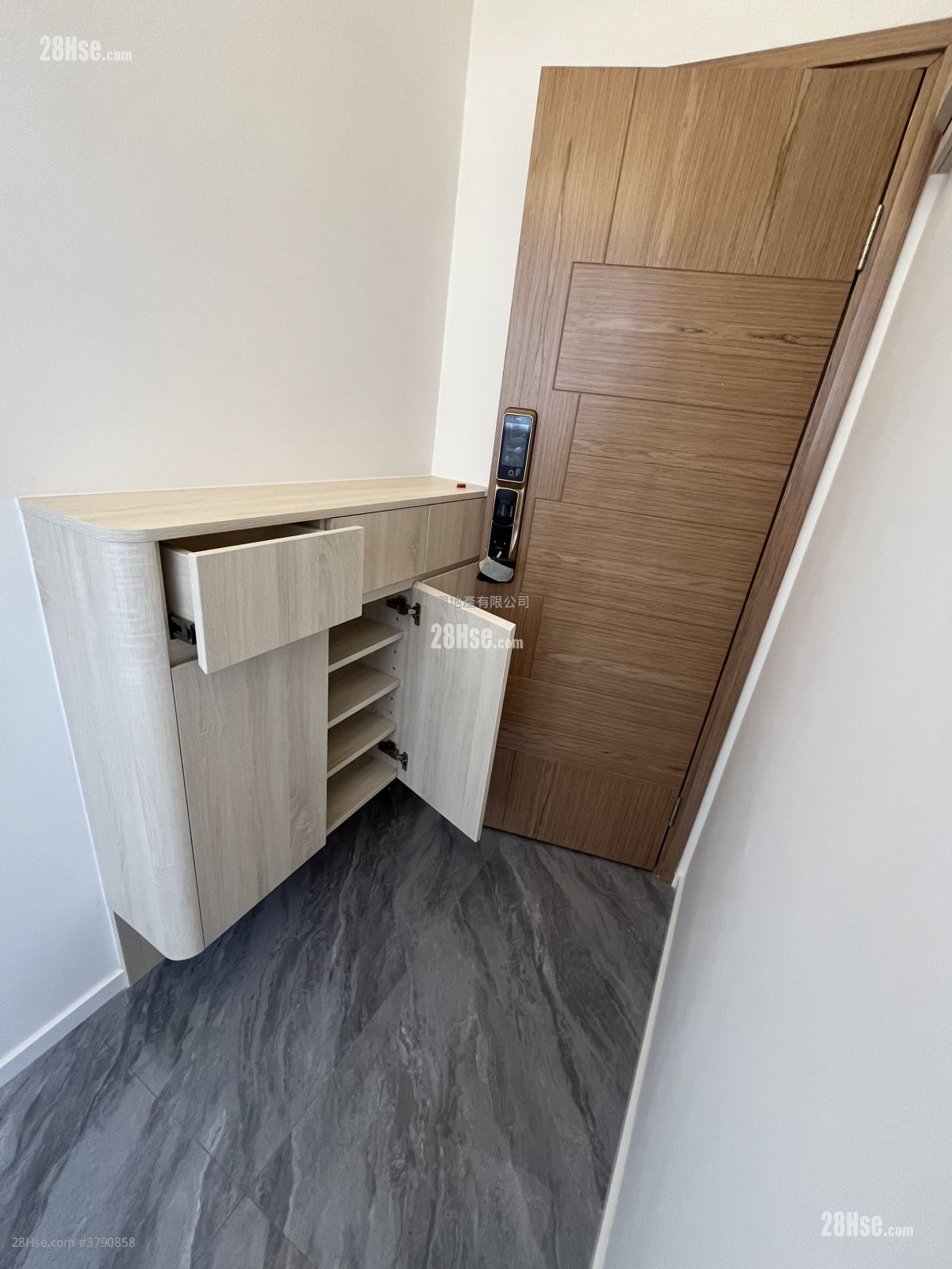 馀庆大厦 租盘 开放式间隔 , 1 浴室 180 平方尺