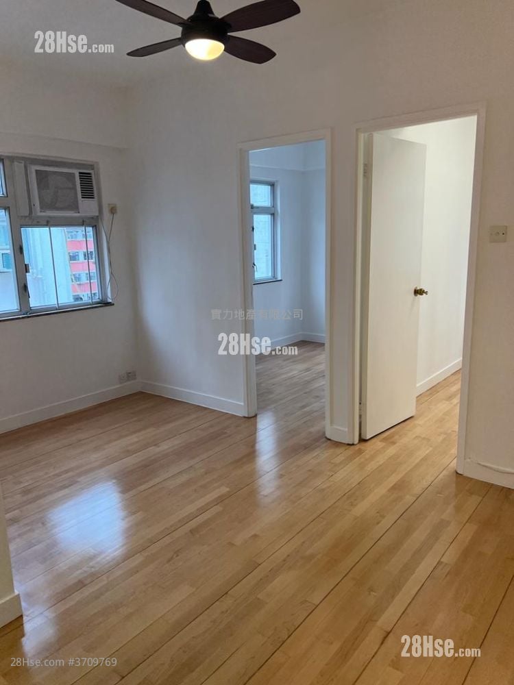 Luen Tak Apartments Sell 2 Bedrooms , 1 Bathroom 415 ft²