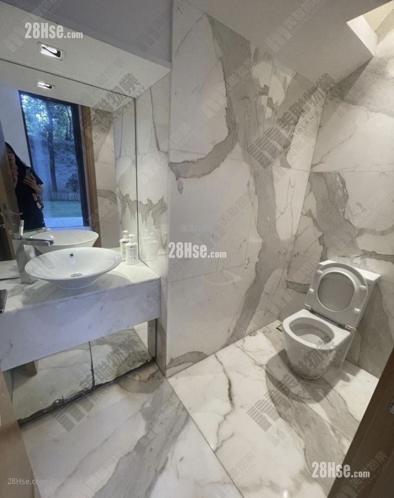 Valais Rental 2,011 ft²