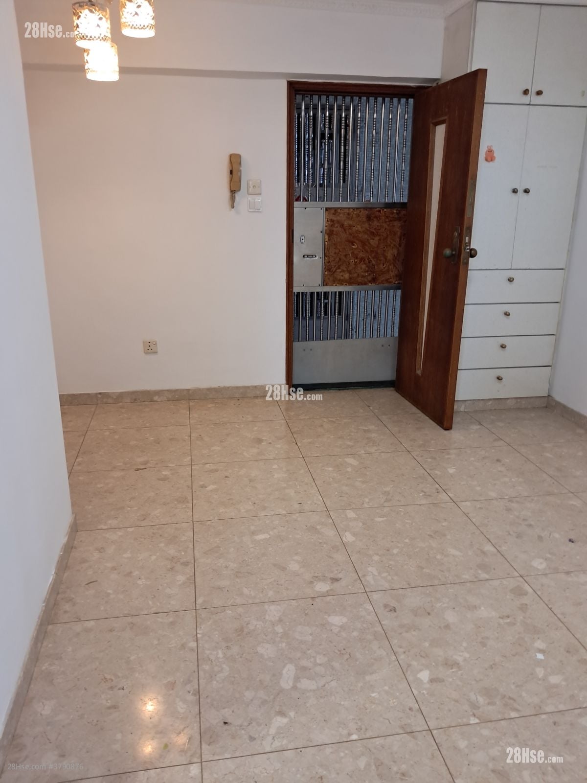 Siu Kwai Court Rental 2 Bedrooms , 1 Bathroom 385 ft²