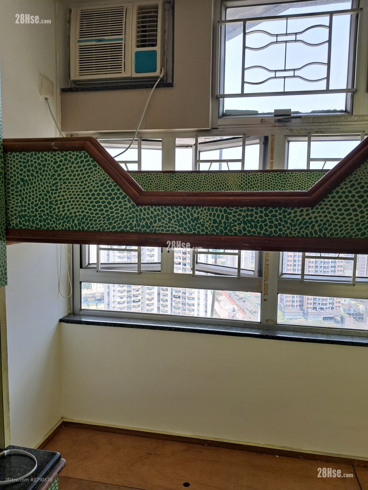 Siu Kwai Court Rental 2 Bedrooms , 1 Bathroom 385 ft²