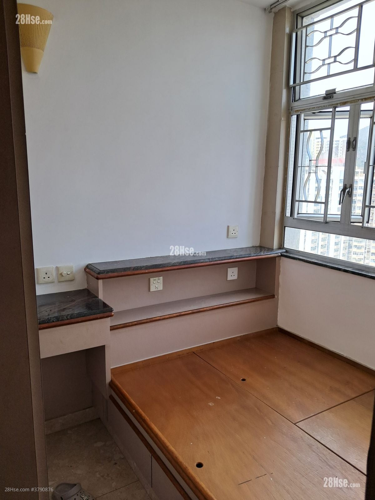 Siu Kwai Court Rental 2 Bedrooms , 1 Bathroom 385 ft²