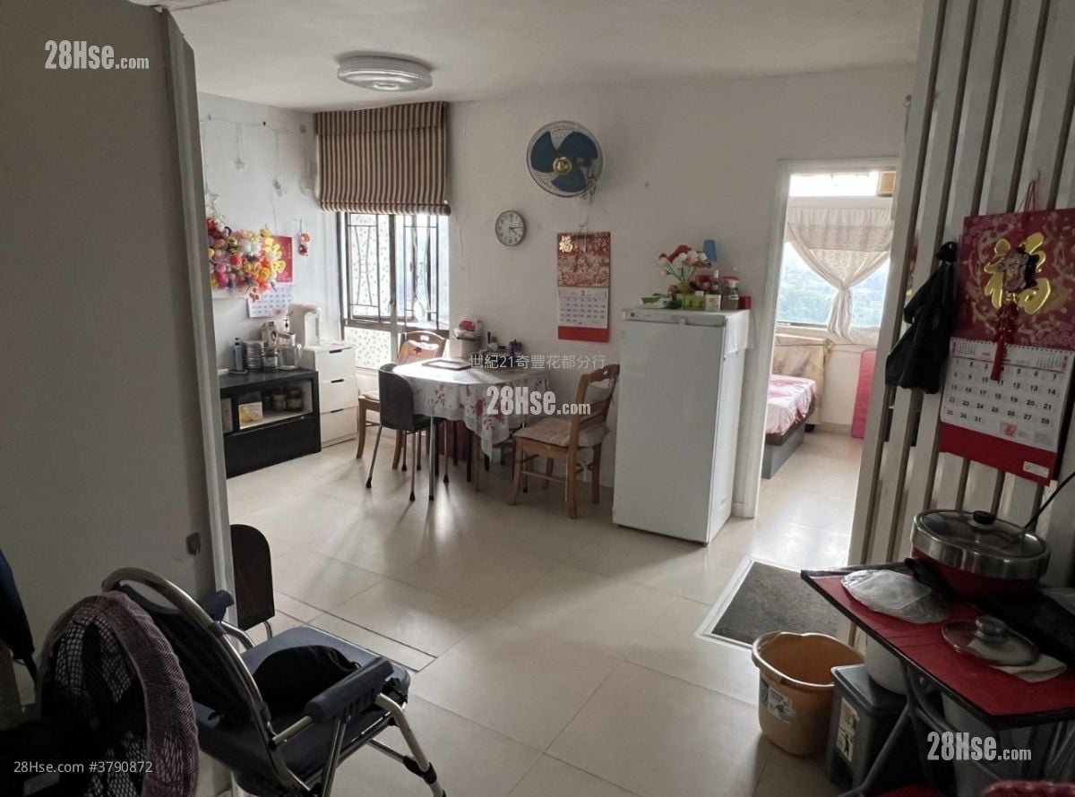 Tak Nga Court Sell 1 Bedroom , 1 Bathroom 489 ft²