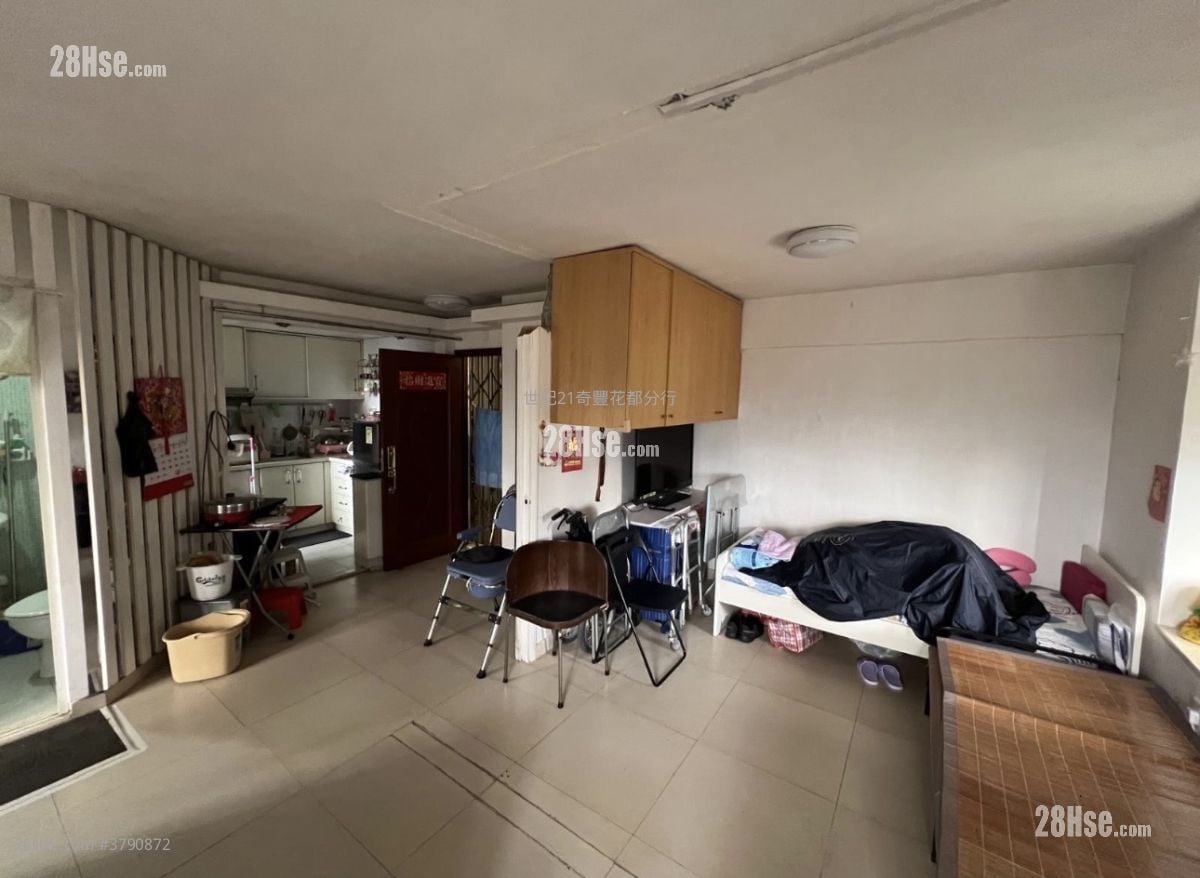 Tak Nga Court Sell 1 Bedroom , 1 Bathroom 489 ft²