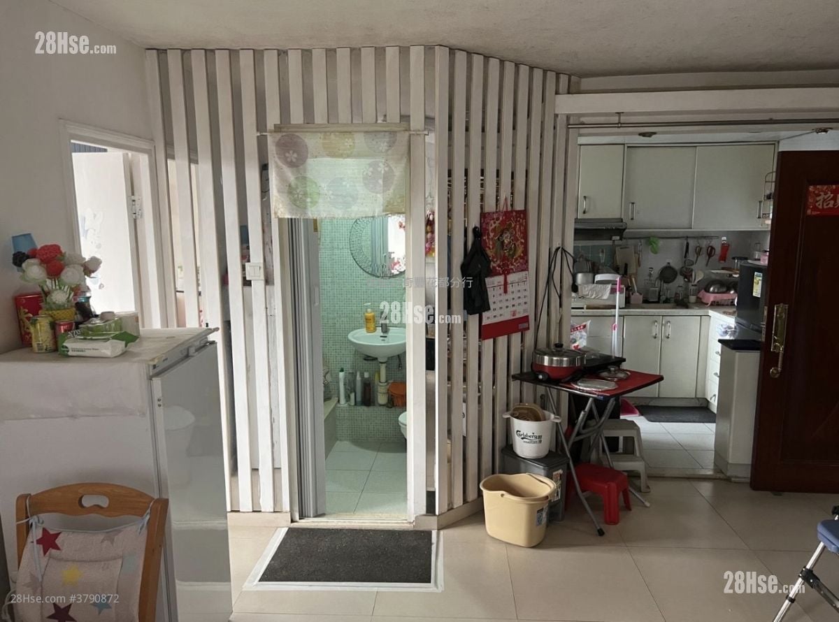 Tak Nga Court Sell 1 Bedroom , 1 Bathroom 489 ft²