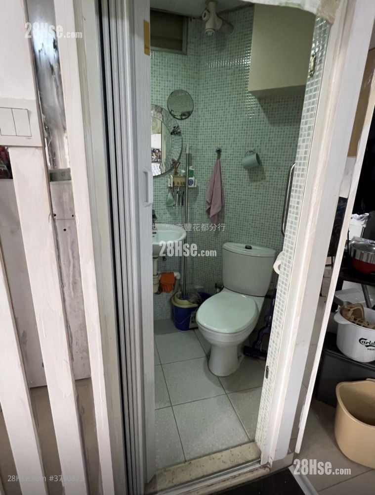 Tak Nga Court Sell 1 Bedroom , 1 Bathroom 489 ft²