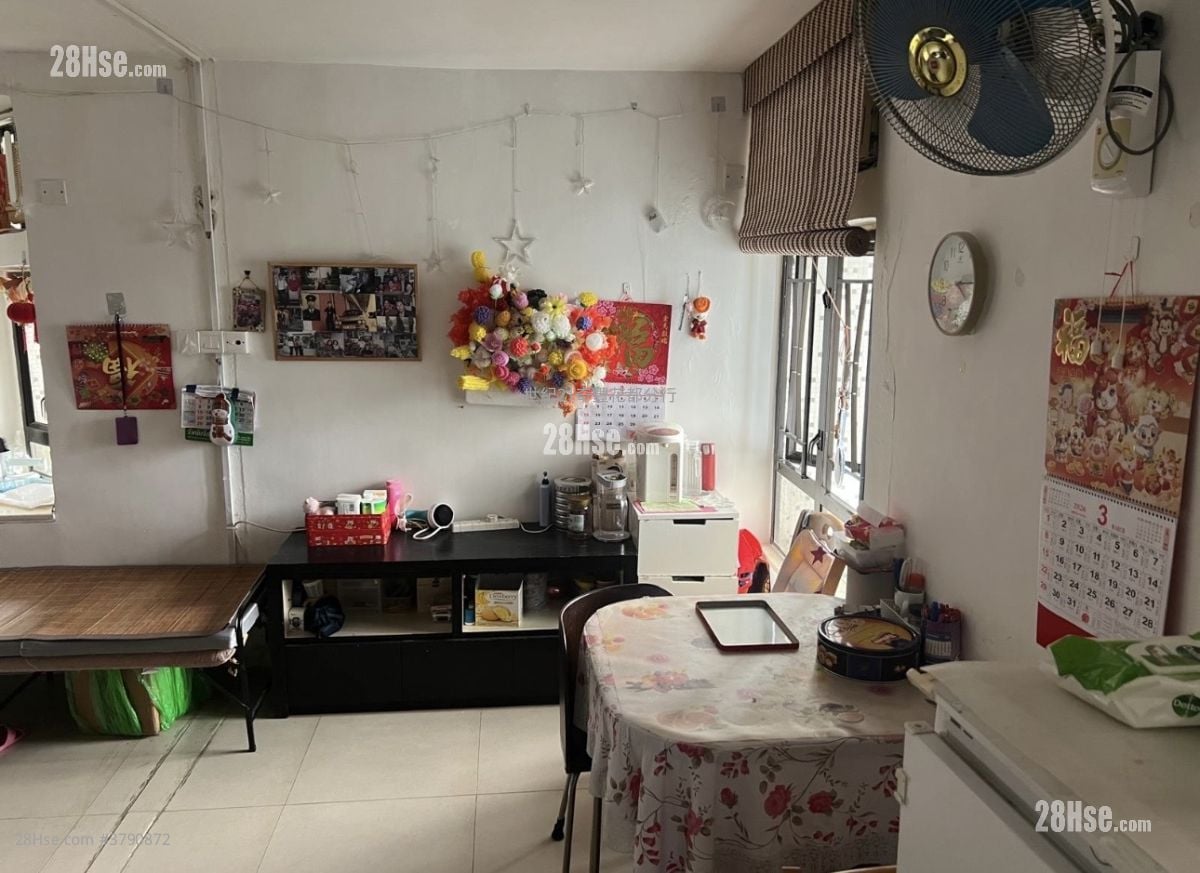 Tak Nga Court Sell 1 Bedroom , 1 Bathroom 489 ft²