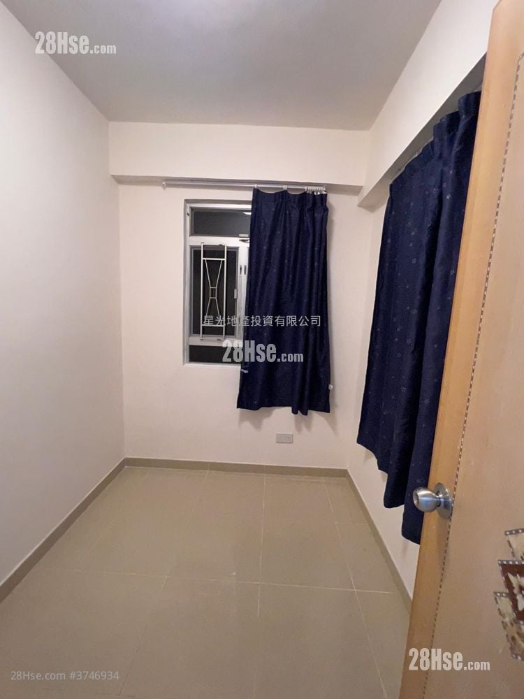 Hong Ning Building Sell 2 Bedrooms , 1 Bathroom 330 ft²