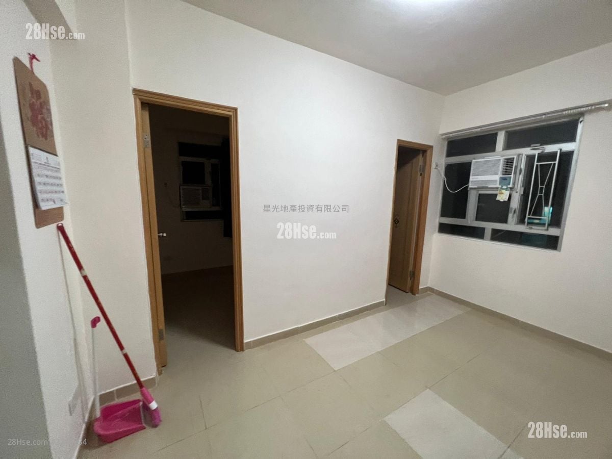 Hong Ning Building Sell 2 Bedrooms , 1 Bathroom 330 ft²