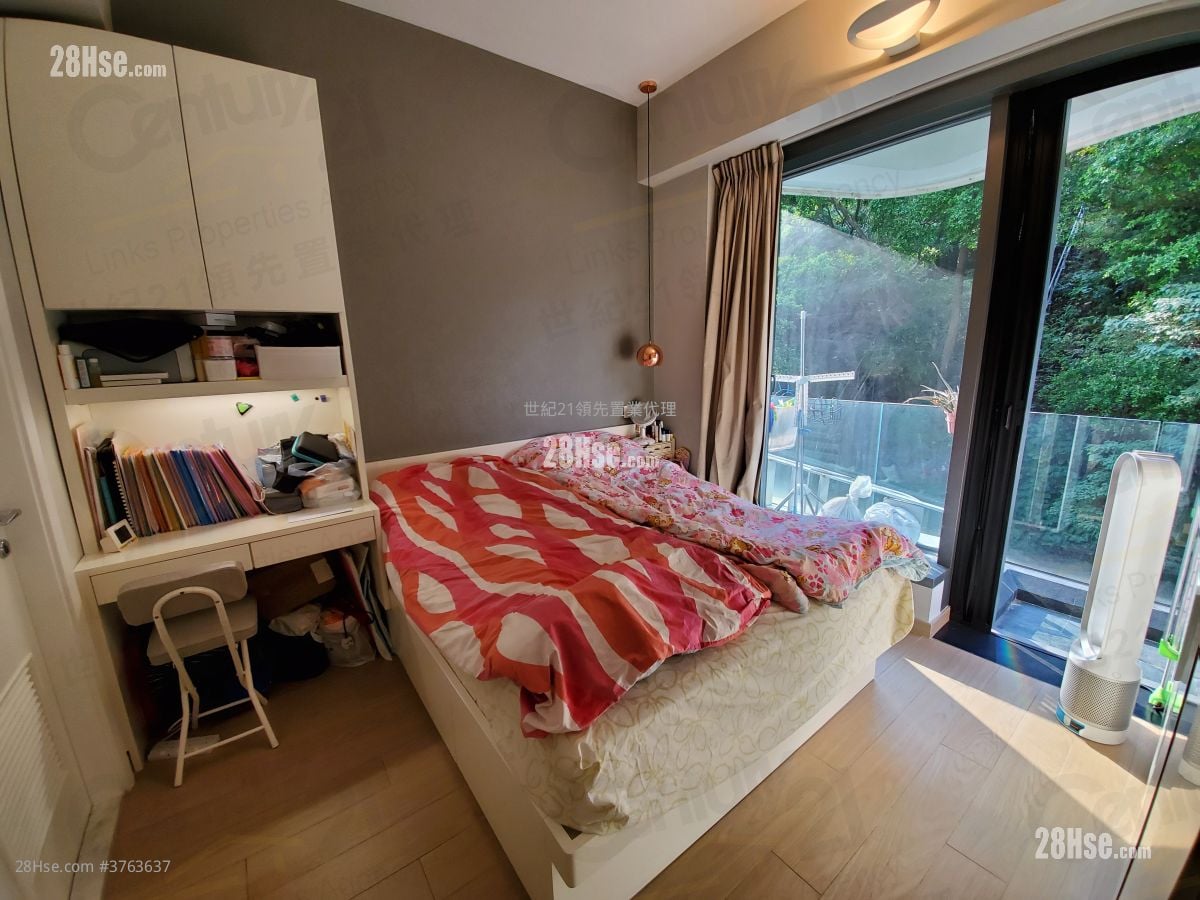 Homantin Hillside Sell 3 Bedrooms , 2 Bathrooms 735 ft²