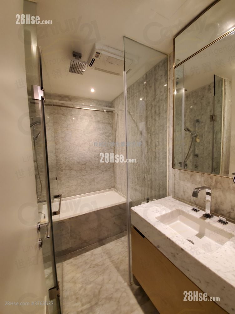 Homantin Hillside Sell 3 Bedrooms , 2 Bathrooms 735 ft²